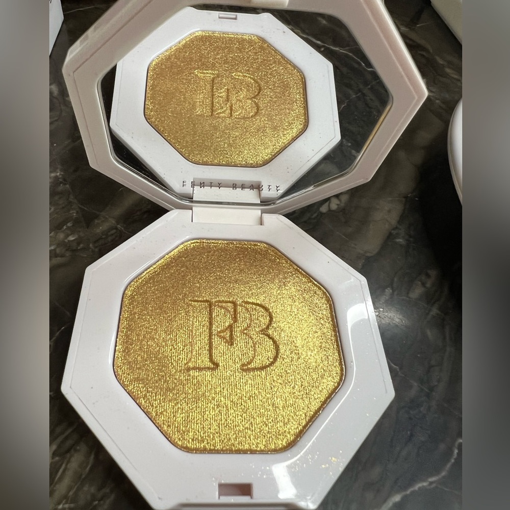 Fenty Beauty Highlighter